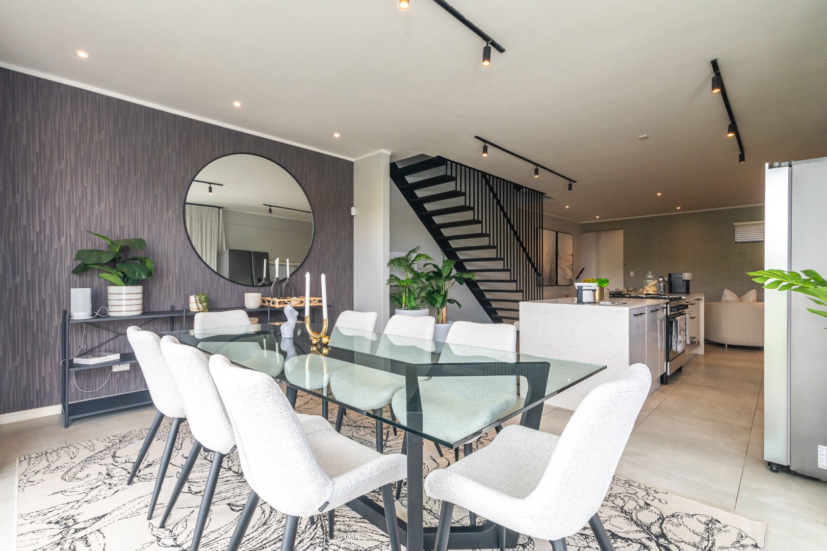 Executive Townhouse with Roof Terrace and Sandton View