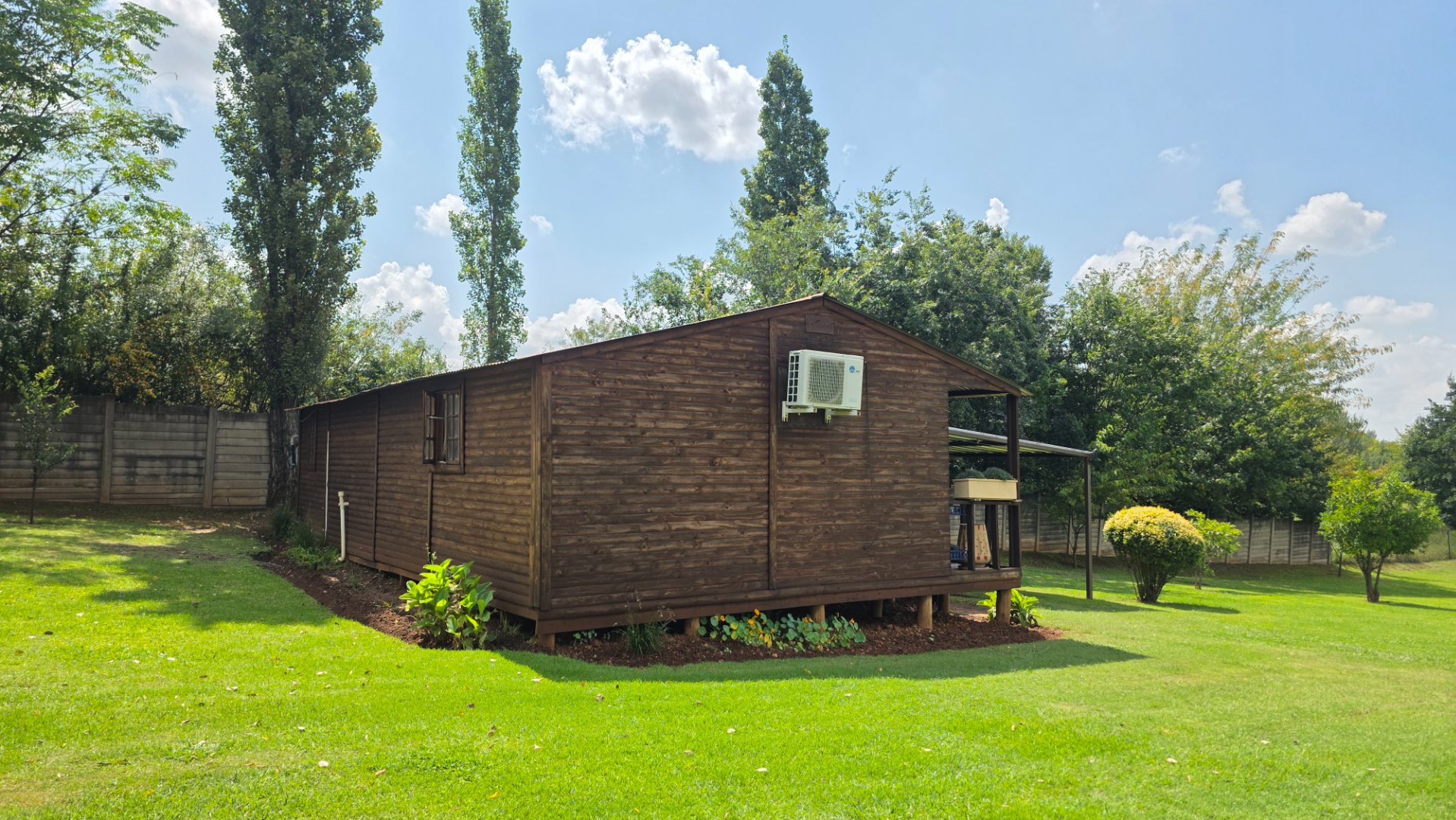 SECOND VIEWING SIDE VIEW