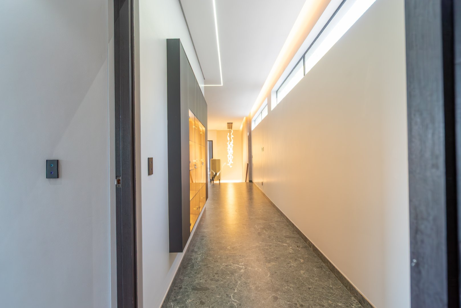 Ultra Exclusive Hyde Park Cluster Living Move In Ready Luxury Residence