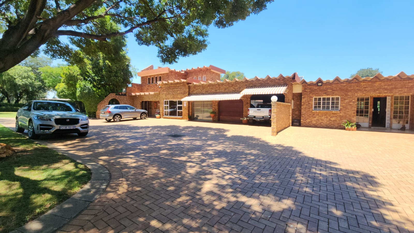 FRONT VIEW OF MAIN DWELLING