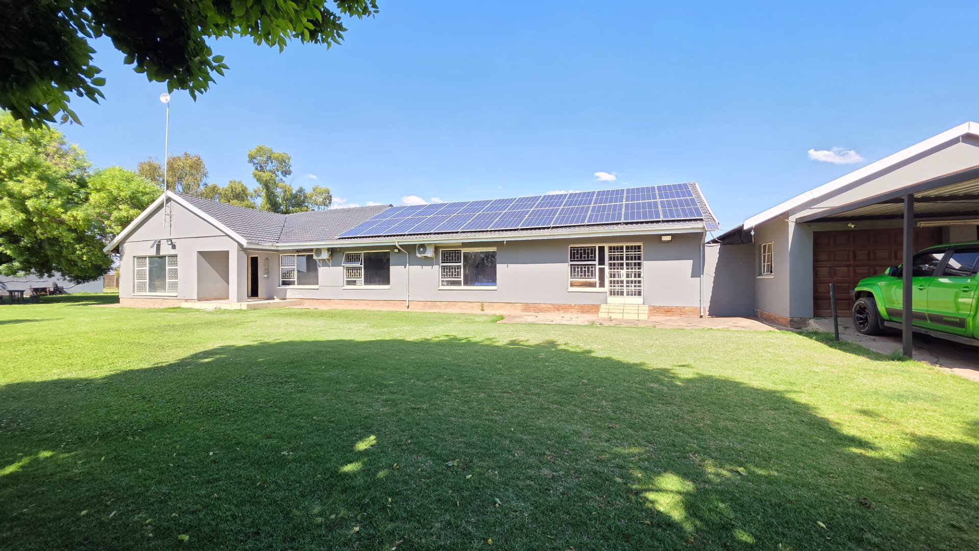 A FANTASTIC OPTION AS THIS PROPERTY HAS A FIVE BEDROOM DWELLING WITH A FLATLET