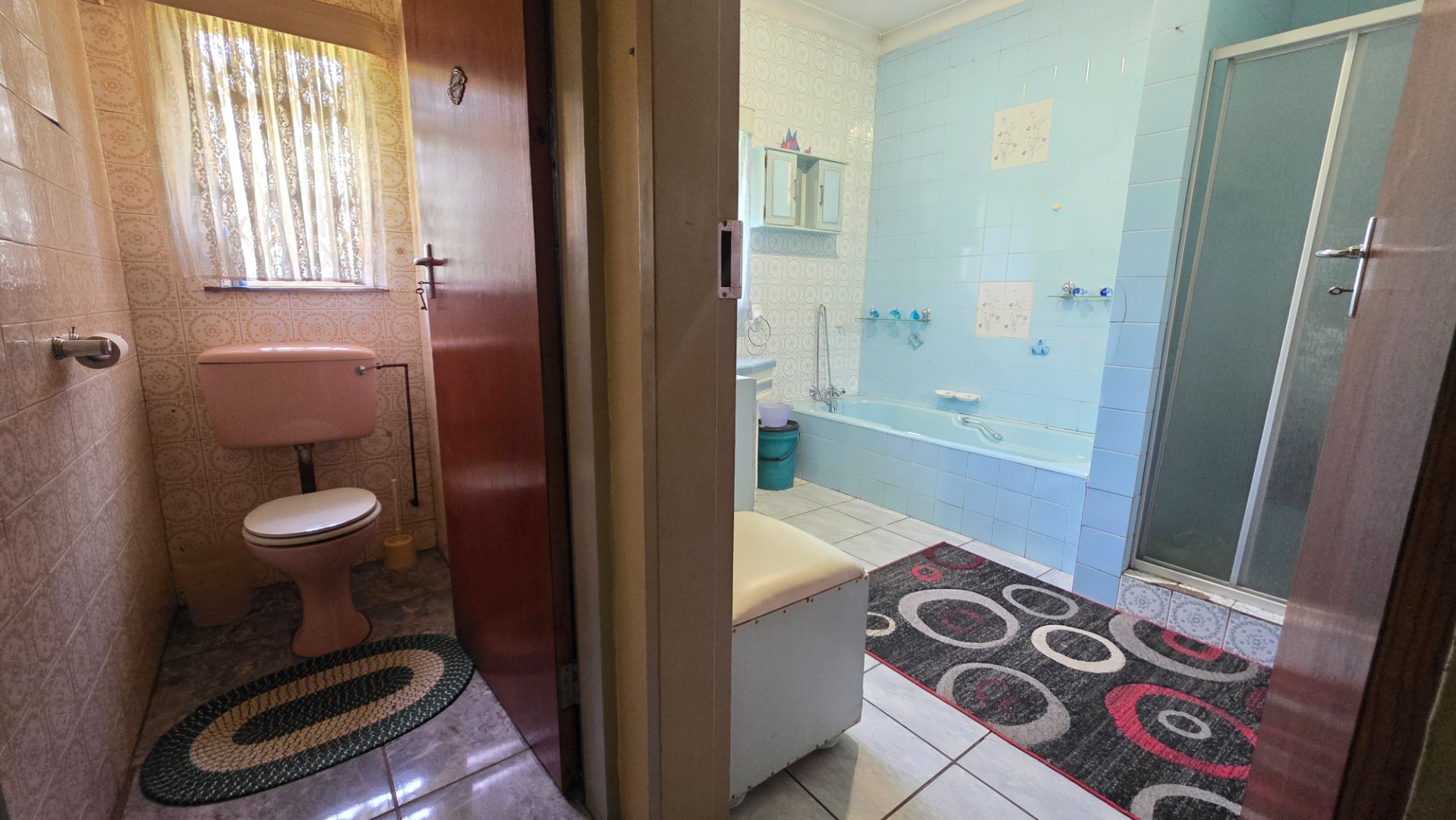 BATHROOM IN MAIN HOUSE