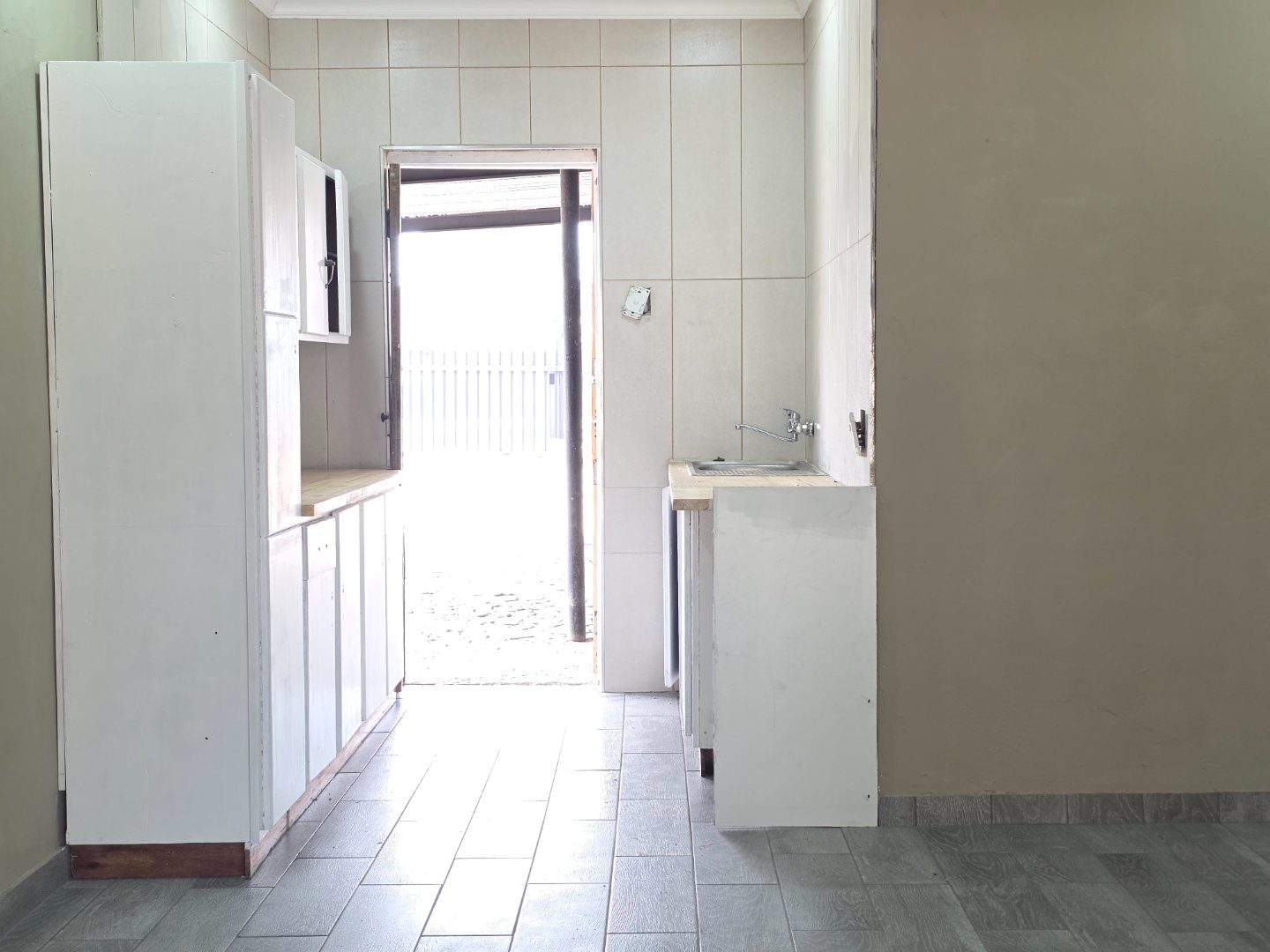 KITCHENETTE IN FLAT