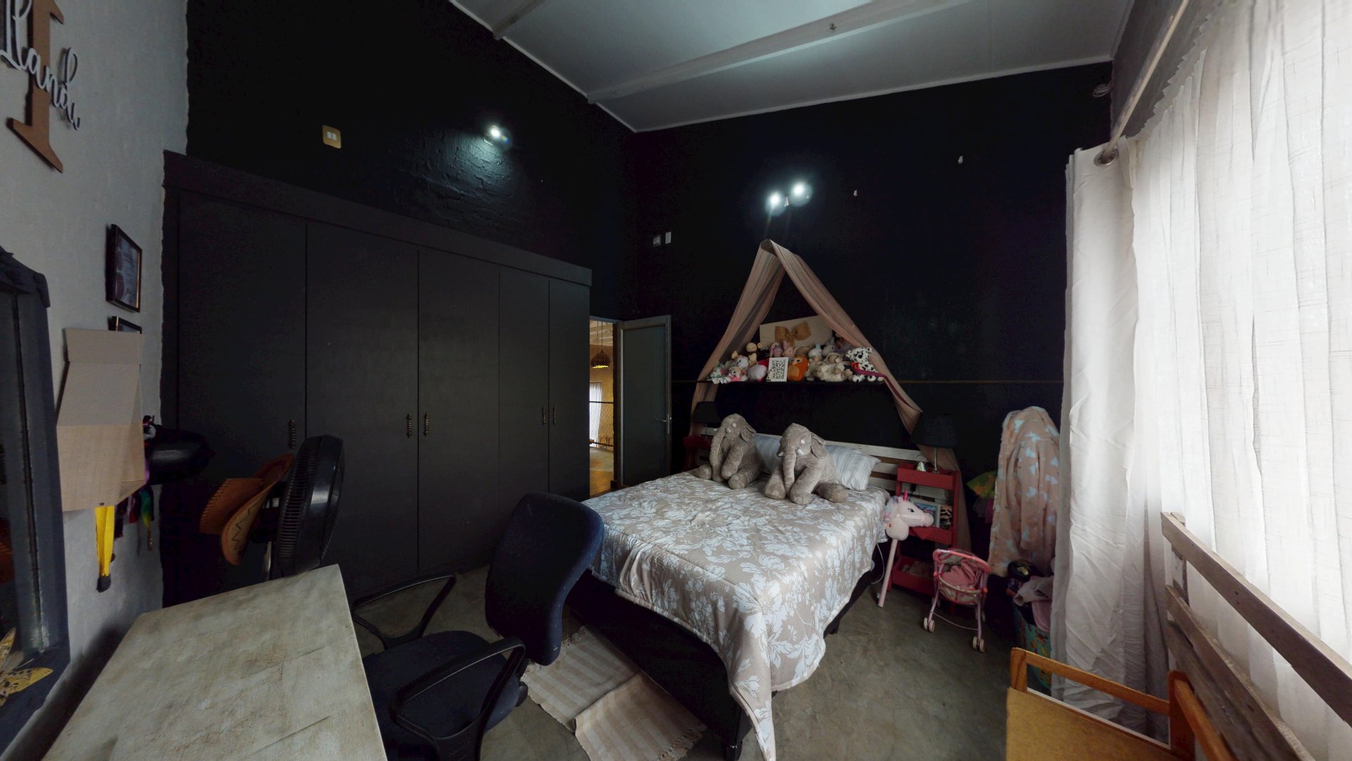 BEDROOM 4