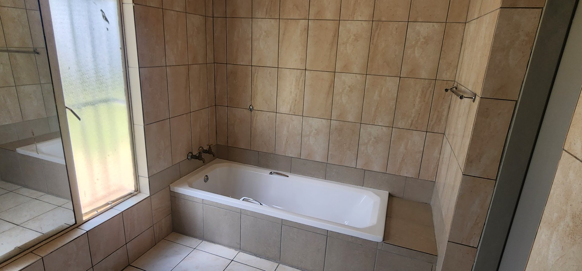 BATHROOM 2 IN MAIN HOUSE