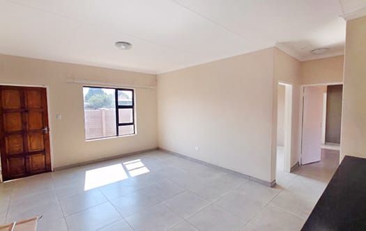 Stylish Riversdale Townhouse for Rent – Pet-Friendly with Double Garage & Fibre Ready