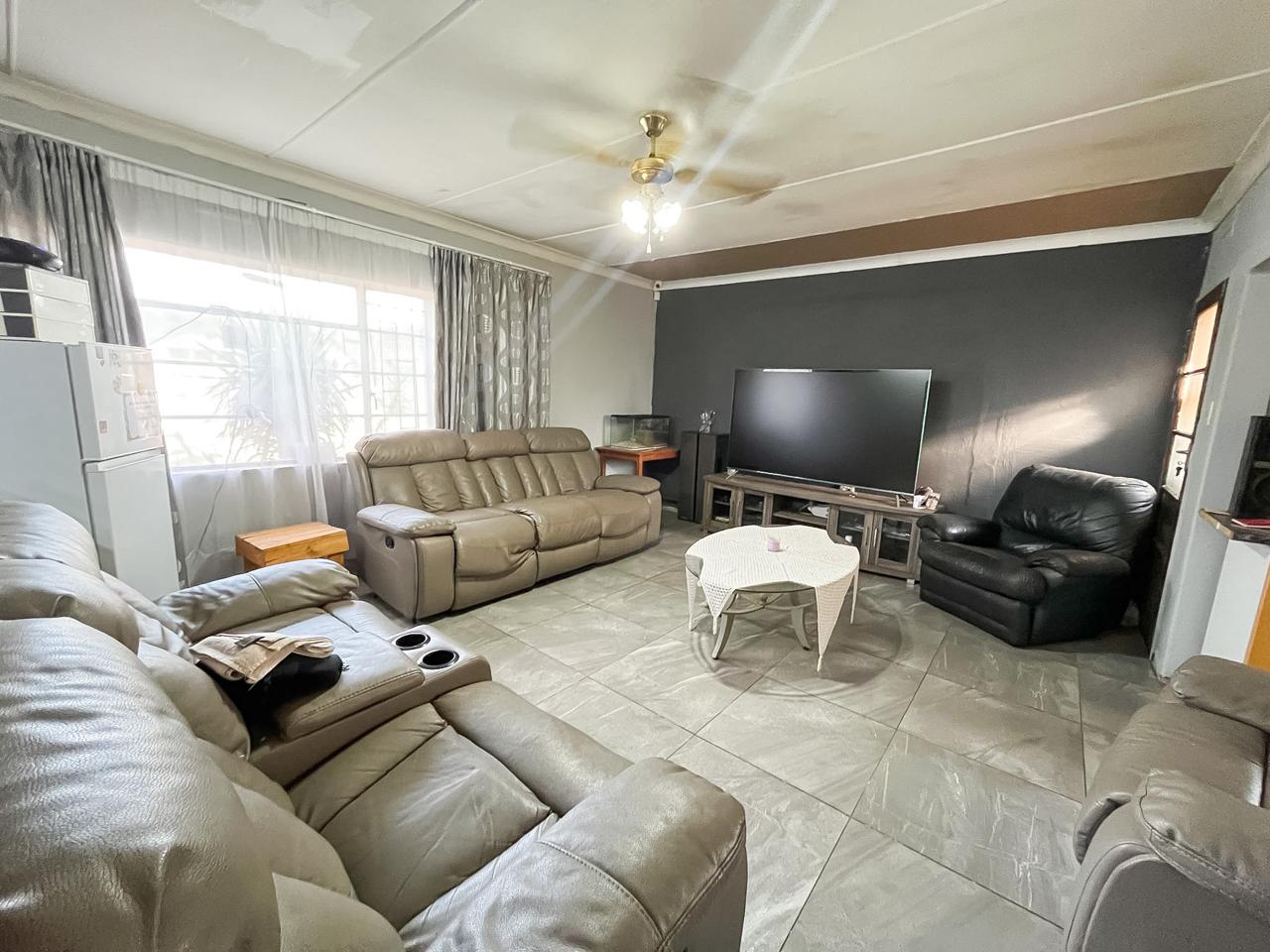 Family home in Meyerton with borehole and solar geyser