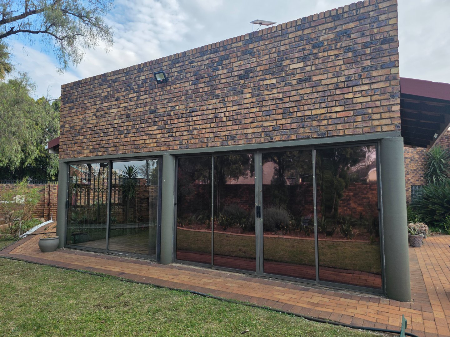 SLIDING DOORS FROM ENTERTAINMENT AREA