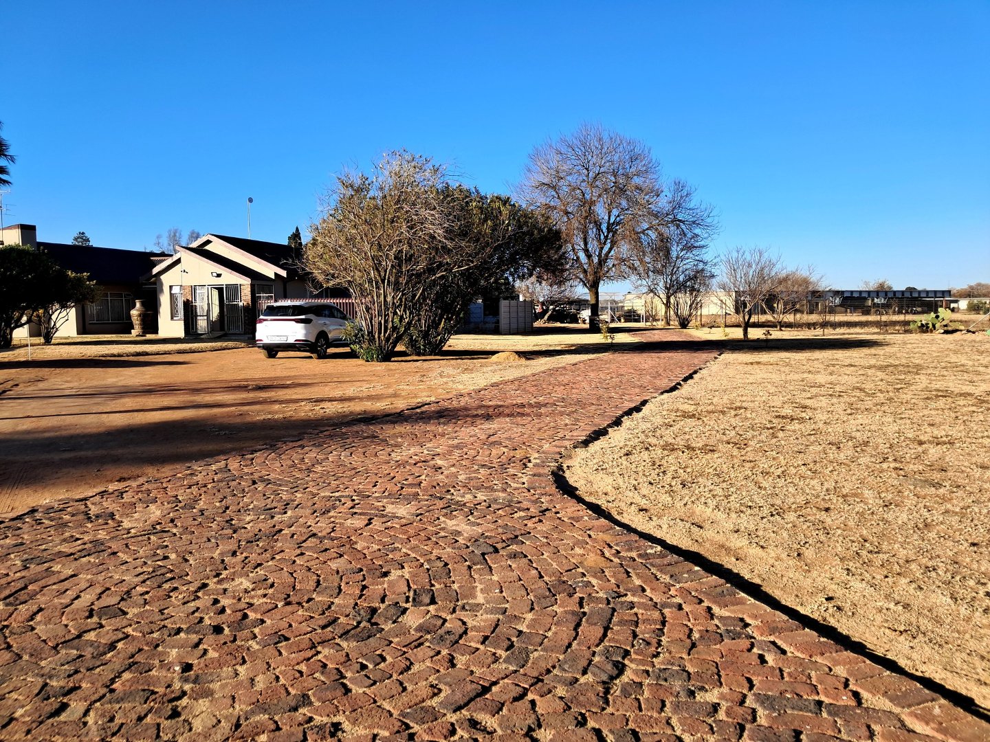 DRIVE WAY TO MAIN HOUSE
