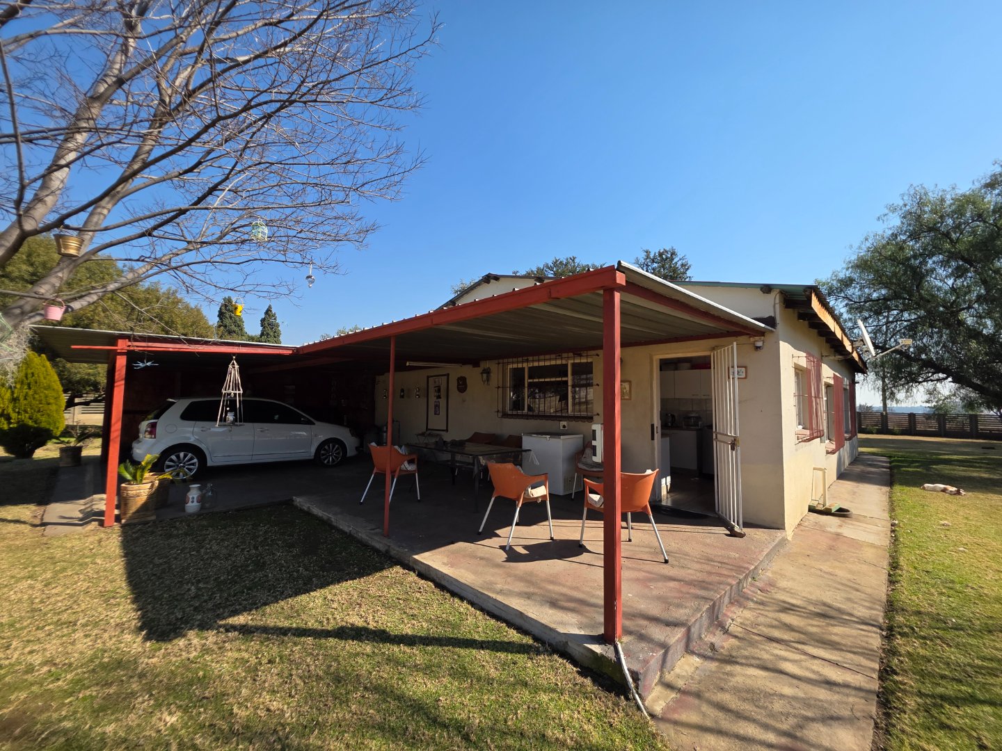 DOUBLE CARPORT/SECOND DWELLING
