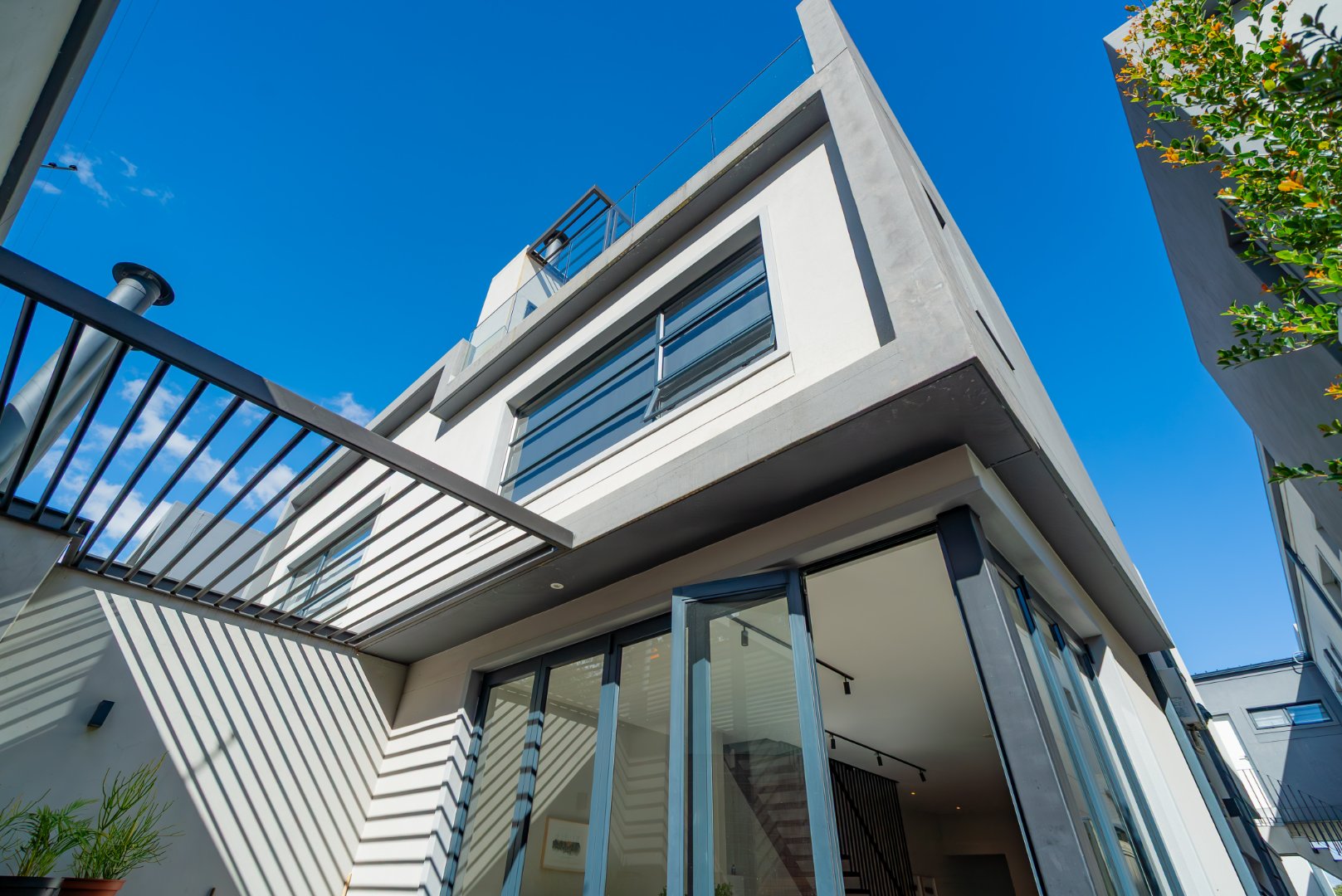 2-Bedroom Duplex with Private Roof Terrace