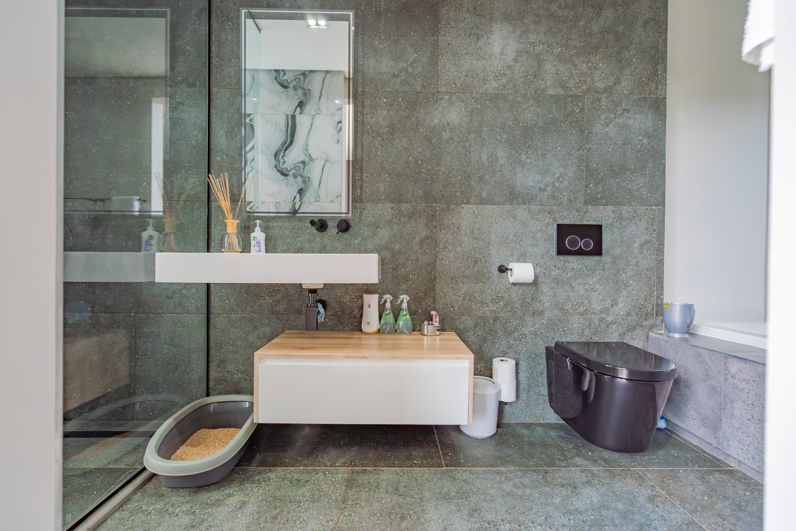 Luxury Cluster Living in an Elite Boomed Enclosure
