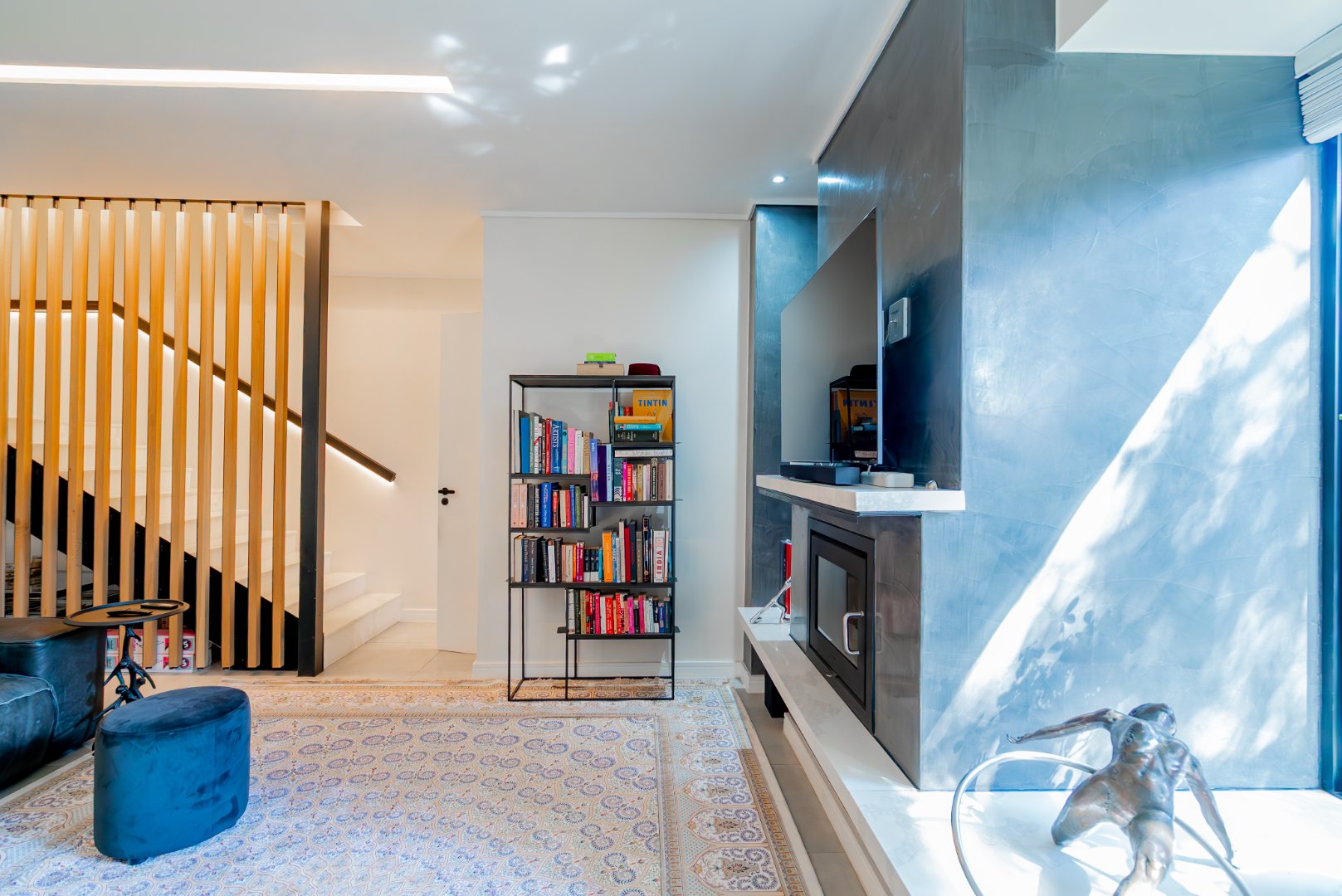 Ultra-Luxury 3 Bed Duplex Villa in Hyde Park | Pool, Staff Suite & Backup Power