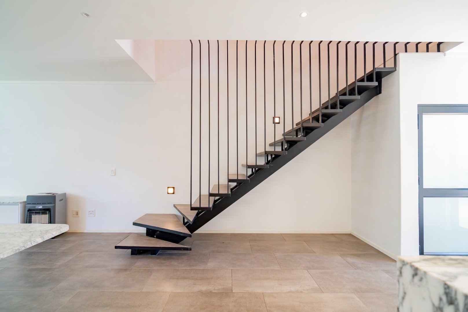 Modern 3 Bed Hyde Park Townhouse with Solar, PJ Lounge & Double Garage
