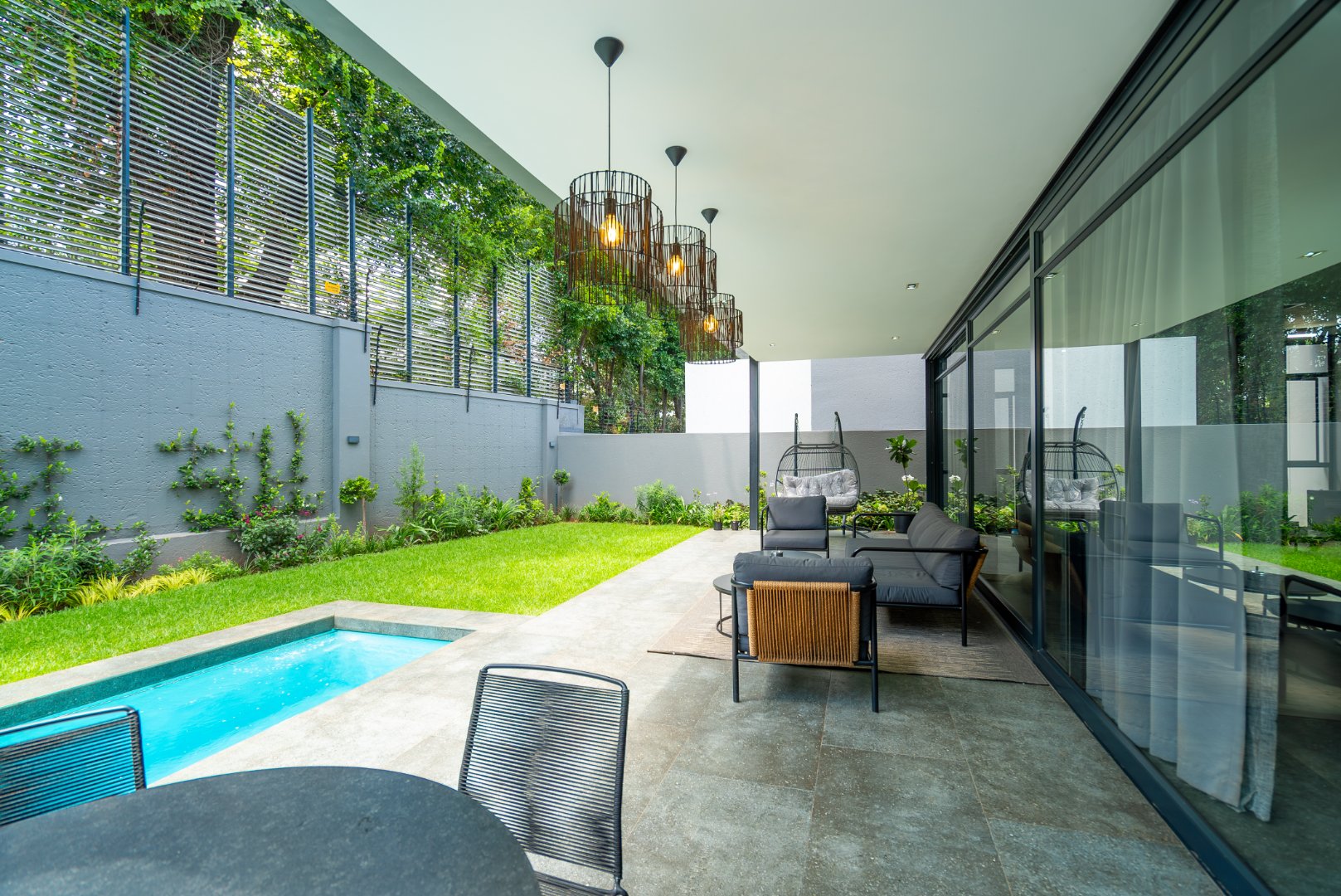 Luxury Cluster Living in an Elite Boomed Enclosure