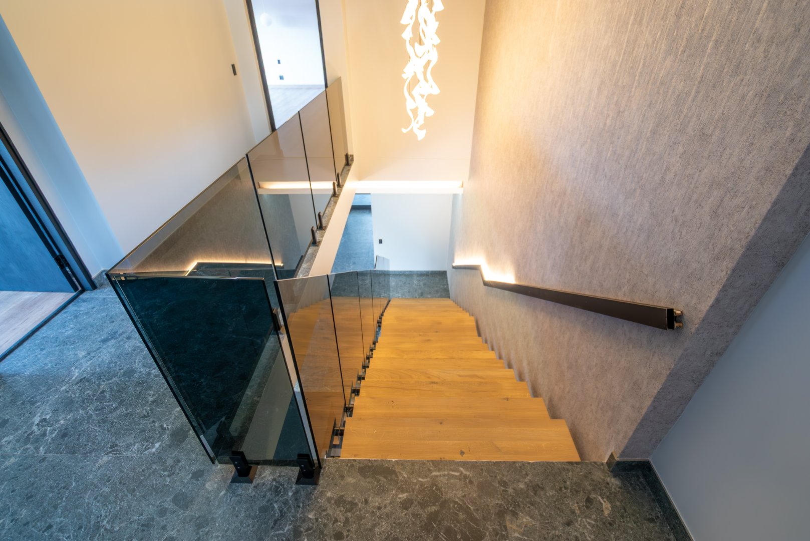 Ultra Exclusive Hyde Park Cluster Living Move In Ready Luxury Residence