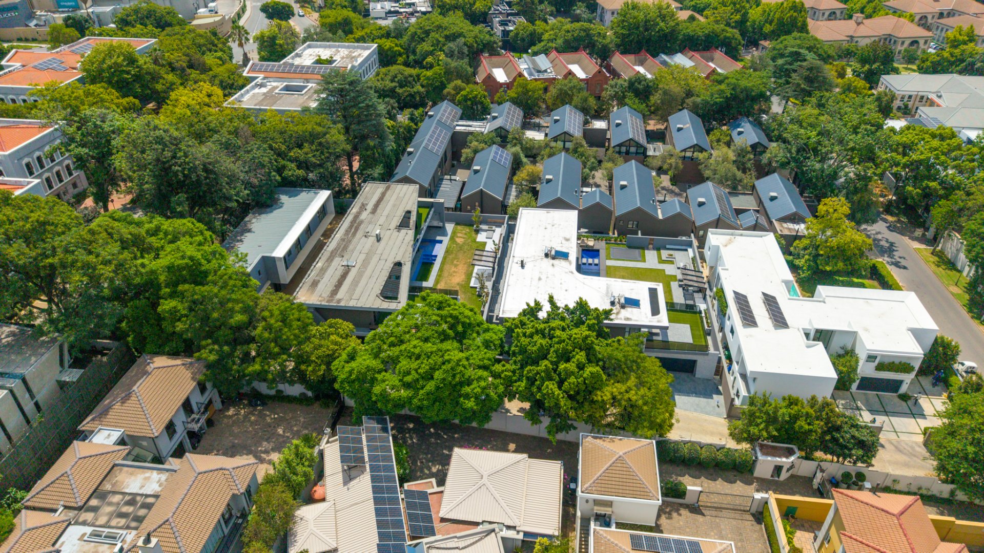 Ultra Exclusive Hyde Park Cluster Living Move In Ready Luxury Residence