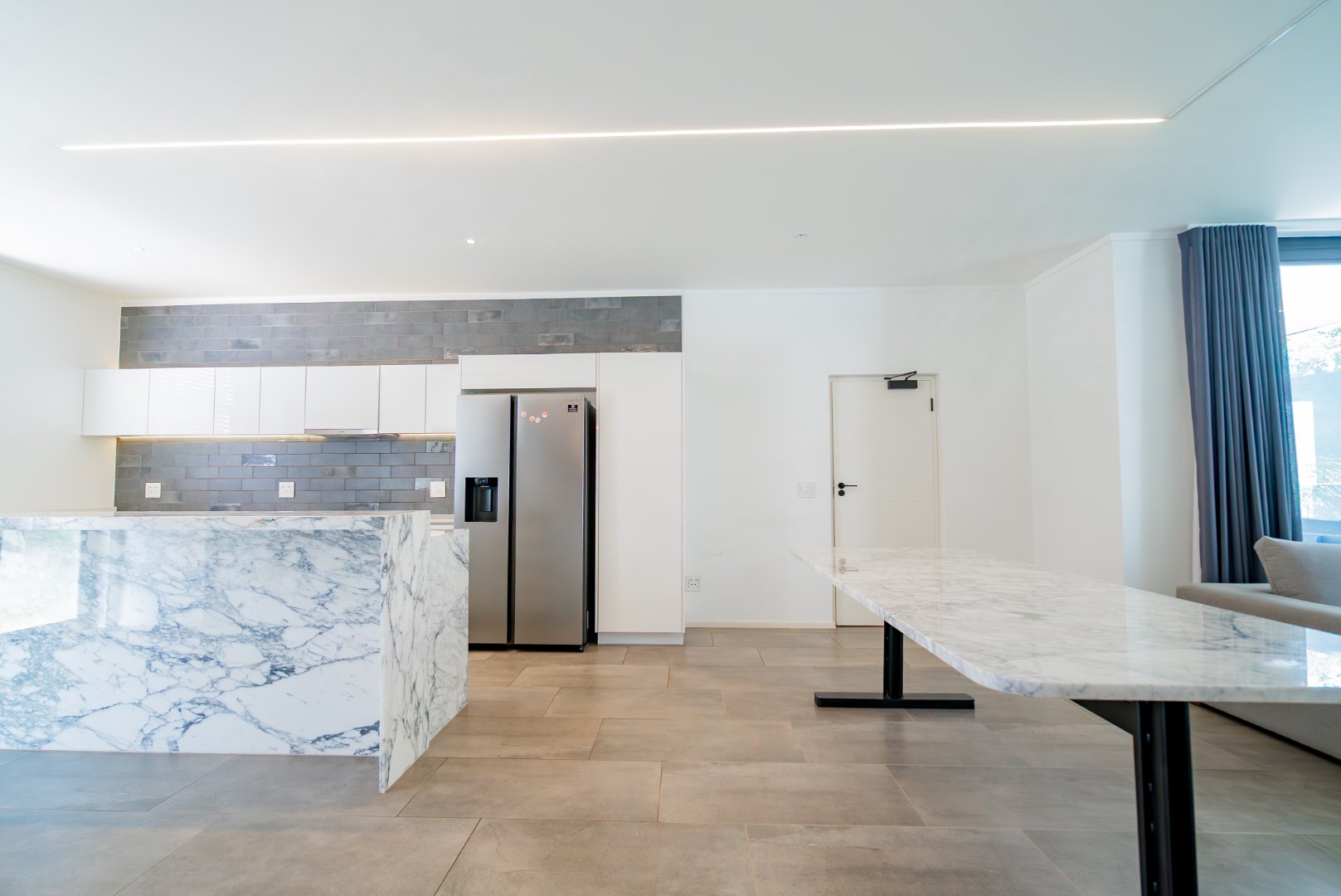 Modern 3 Bed Hyde Park Townhouse with Solar, PJ Lounge & Double Garage