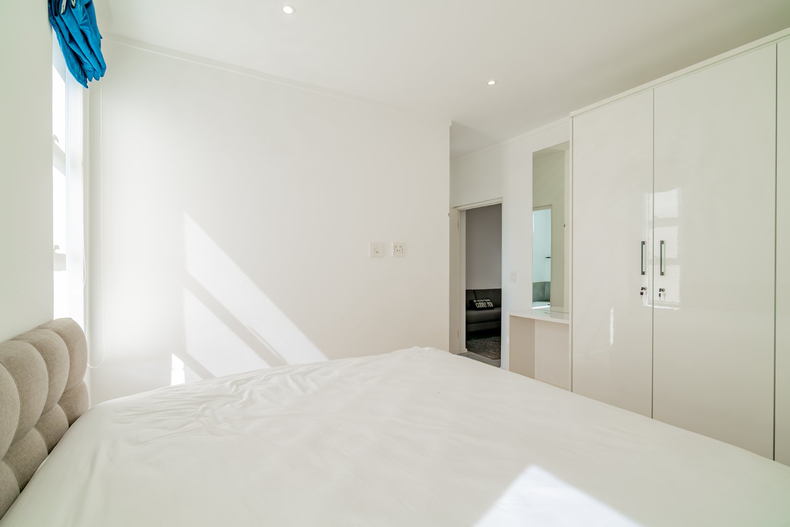 Modern 3 Bed Hyde Park Townhouse with Solar, PJ Lounge & Double Garage