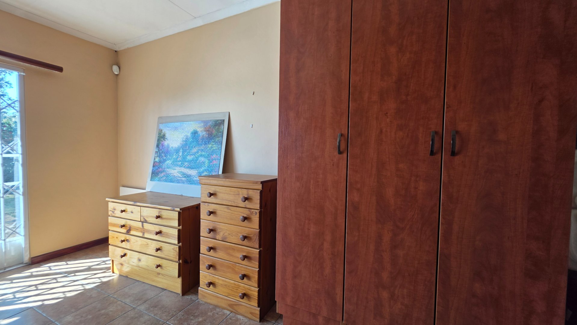 CUPBOARDS IN BACHELORS