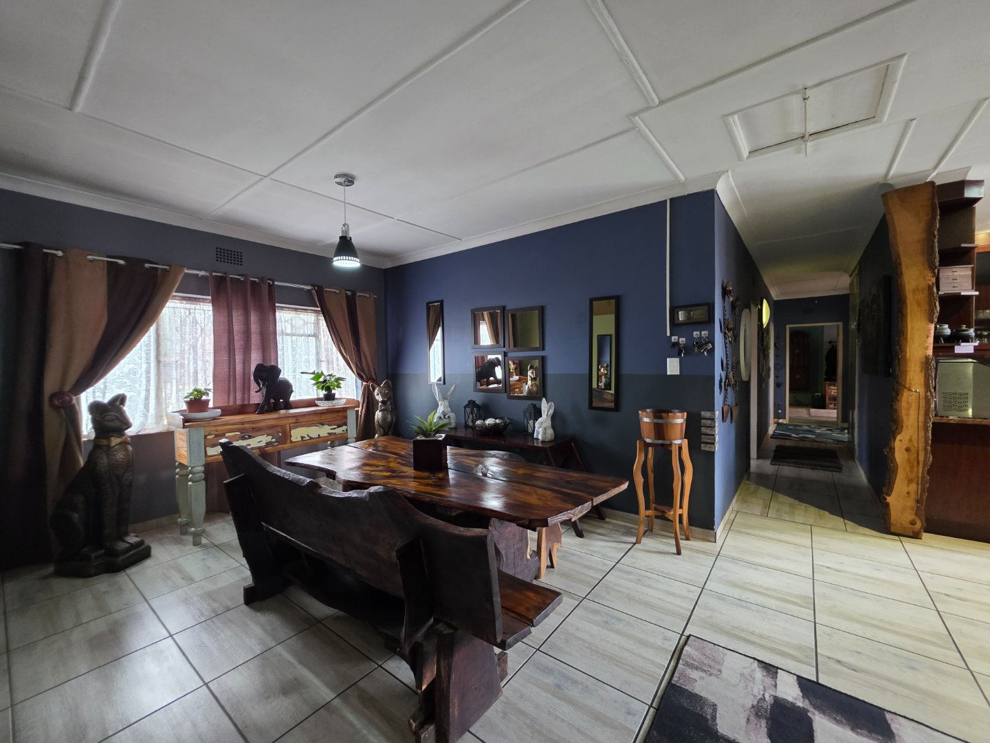 DININGROOM