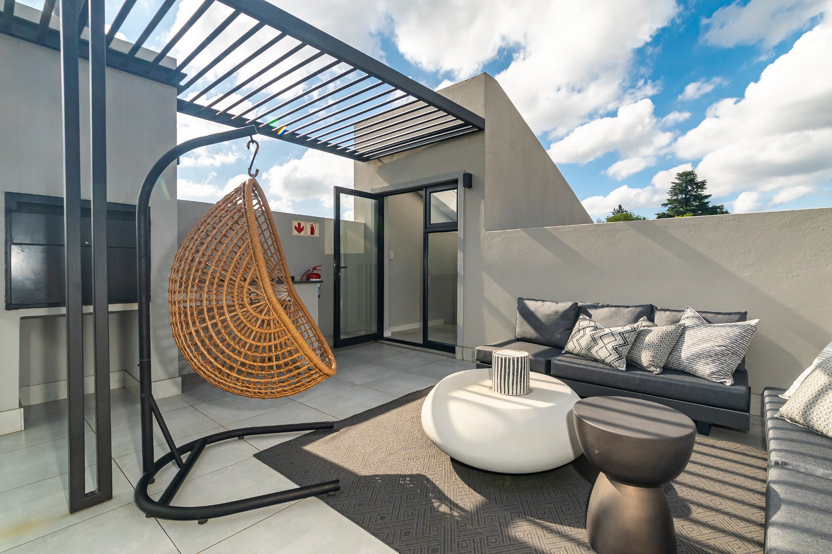 Executive Townhouse with View of Sandton Skyline