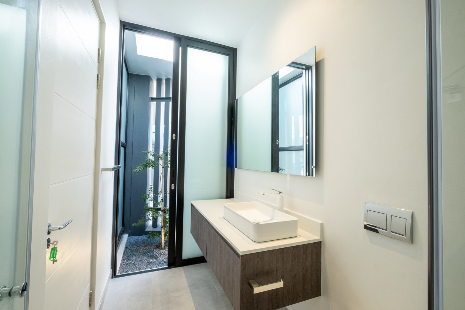 Off-Plan Freehold Luxury in a 24-Hour Boomed Atholl Enclave: Four Final Stands, 12-Month Build
