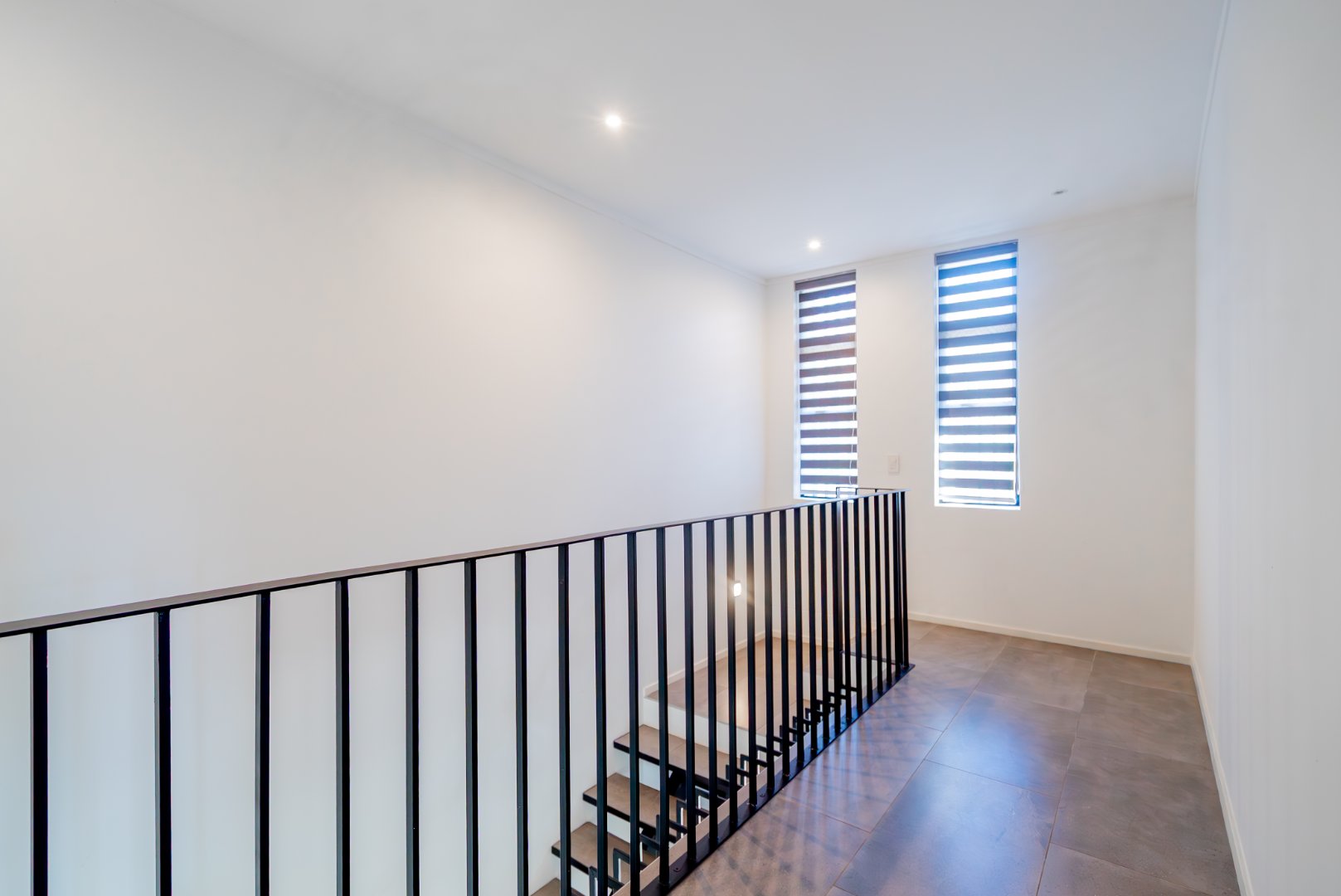 Modern 3 Bed Hyde Park Townhouse with Solar, PJ Lounge & Double Garage