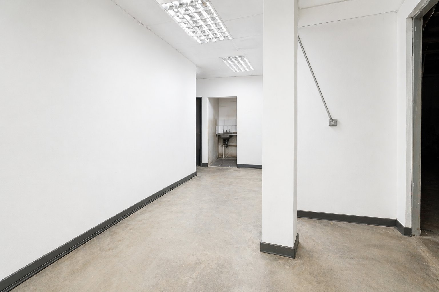 229 m² First Floor Office Suite To Let at Promenade Shopping Centre | Suite 27 | Central Mbombela Business Address photo 7