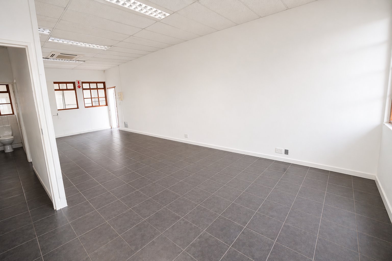 214 m² First Floor Office Suite To Let at Promenade Shopping Centre | Suite 43 | Prime Mbombela CBD Workspace photo 4