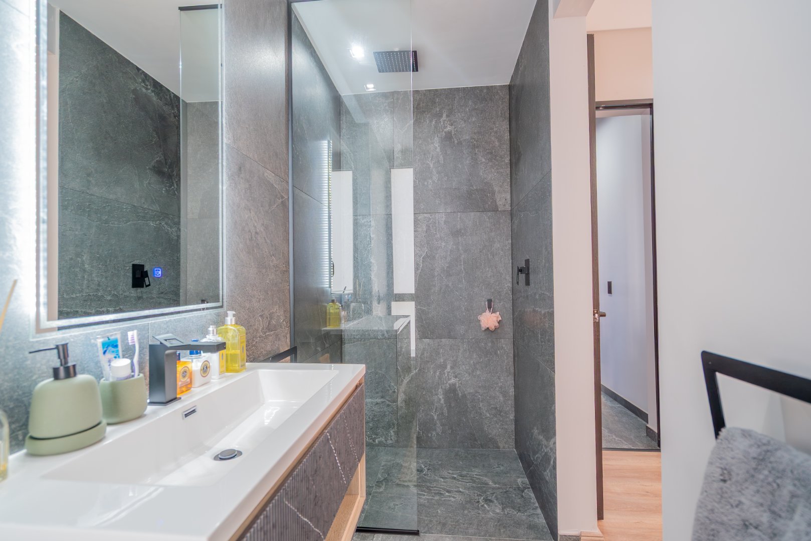 Fully Finished 4 Bed in Hyde Park | Green Belt Views, Manned Boom, Cap SmartGuard