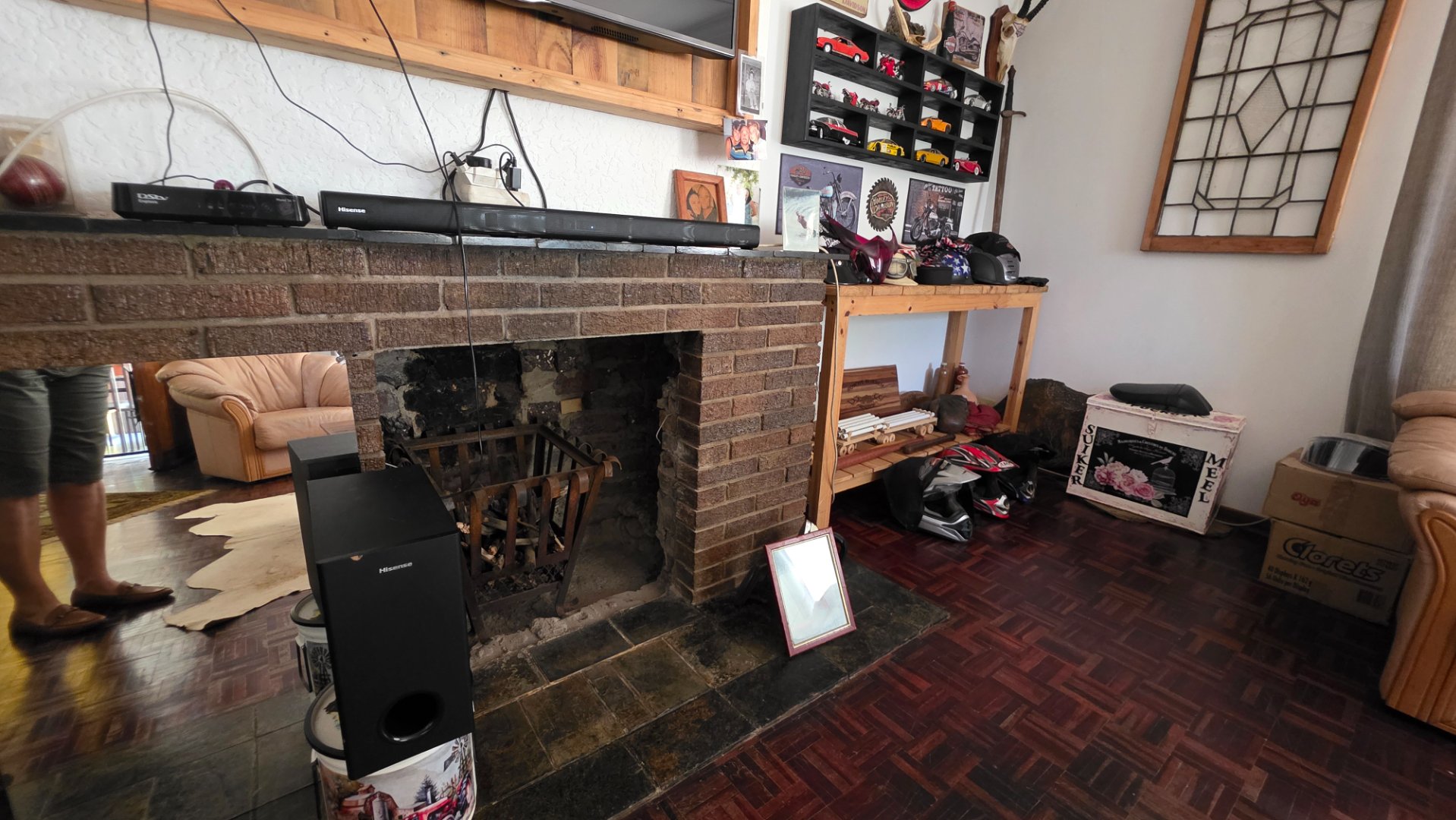 FIREPLACE IN LOUNGE MAIN HOUSE