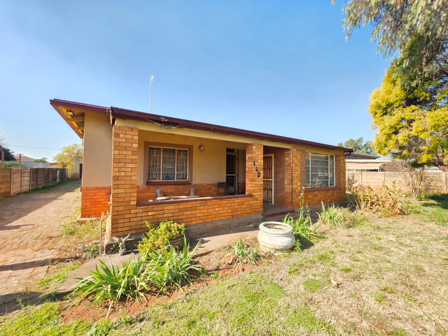 2 Bedroom House for Sale in Rothdene