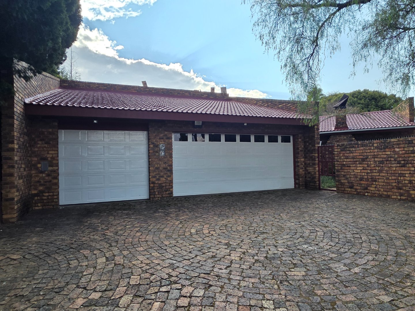 DOUBLE GARAGES