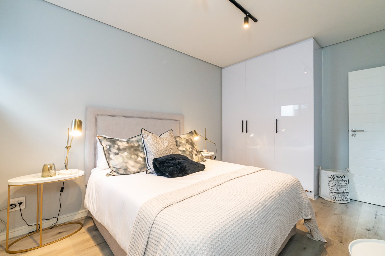 Executive Townhouse with Roof Terrace and Sandton View