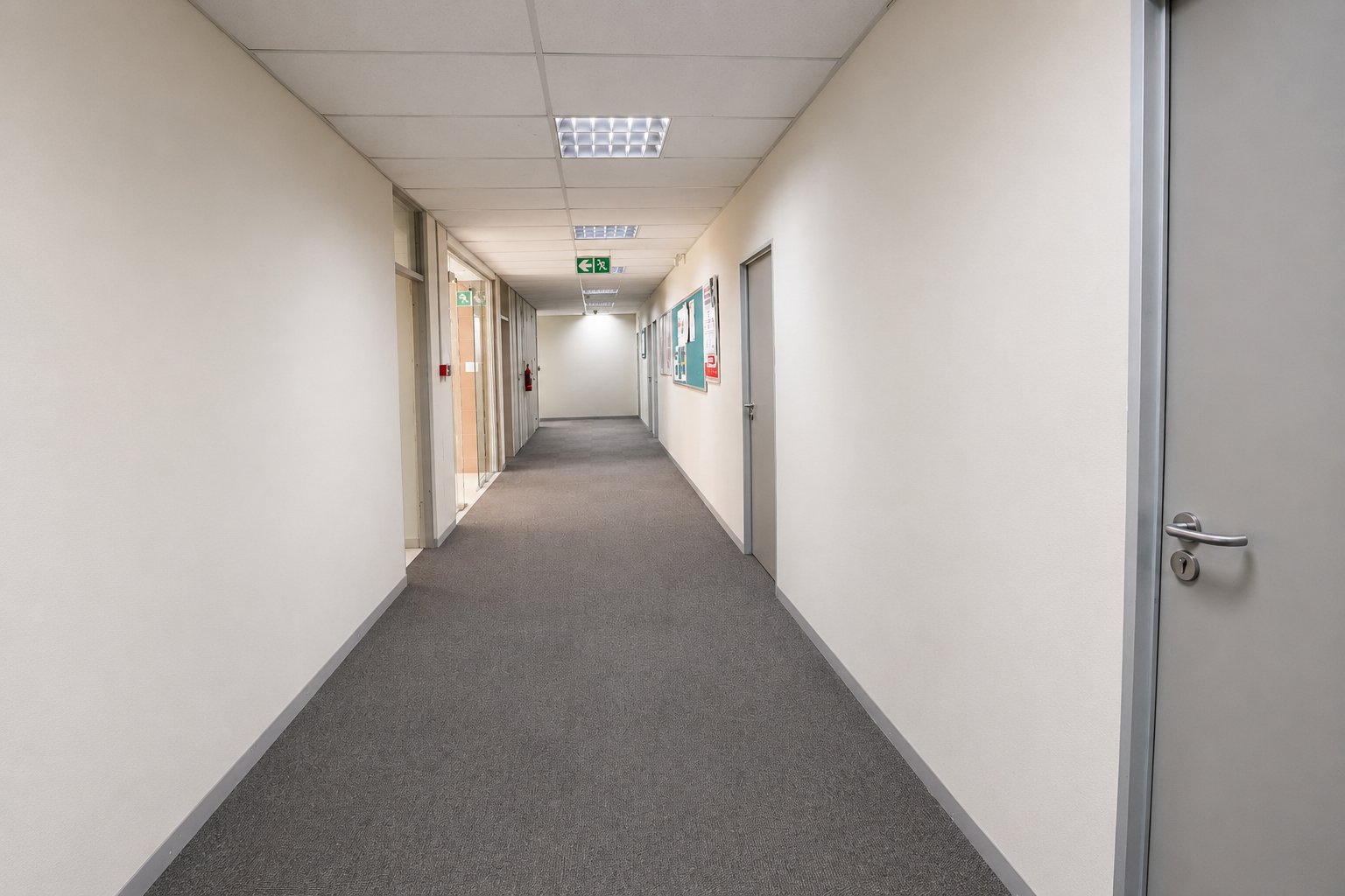 949 m² Second Floor Office To Let at 26 Wellington Road | Parktown | Premium Large-Scale Workspace photo 6