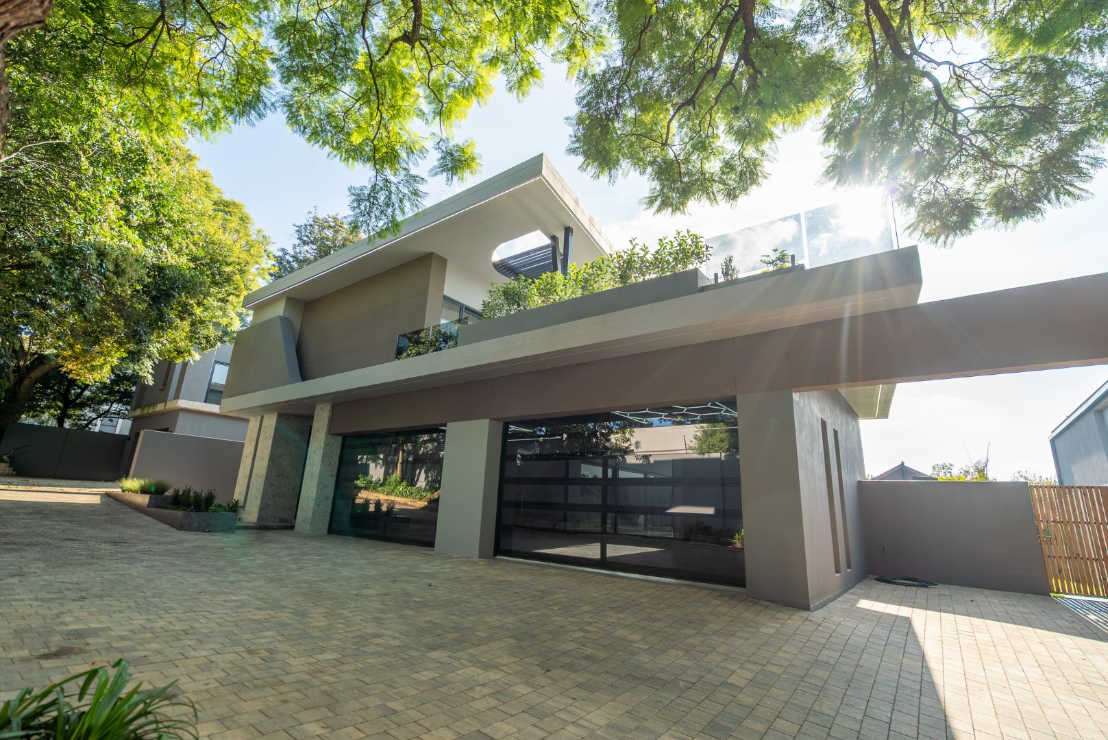 Ultra Exclusive Hyde Park Cluster Living Move In Ready Luxury Residence