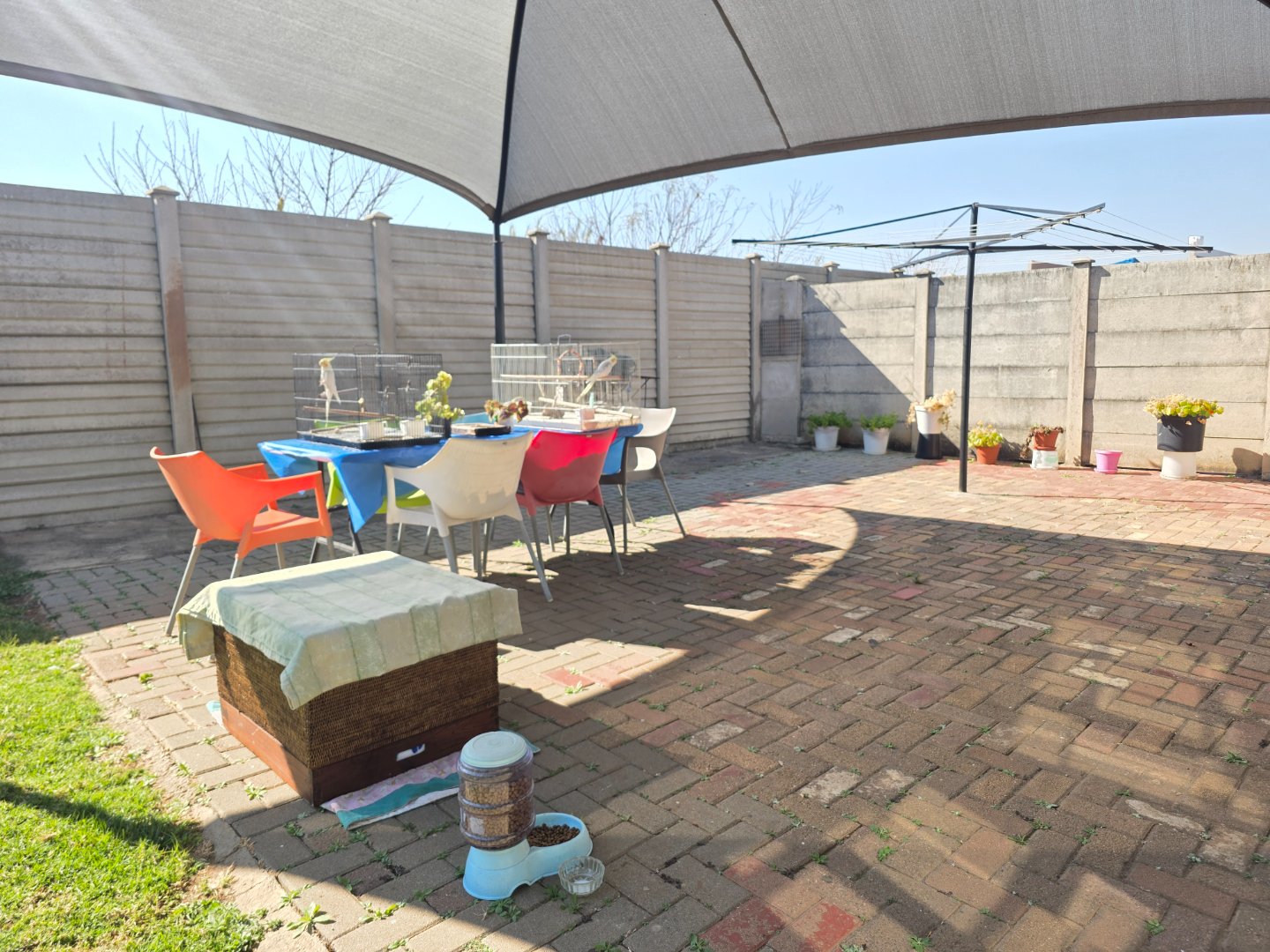 PORT IN PRIVATE GAEDEN FLAT 2