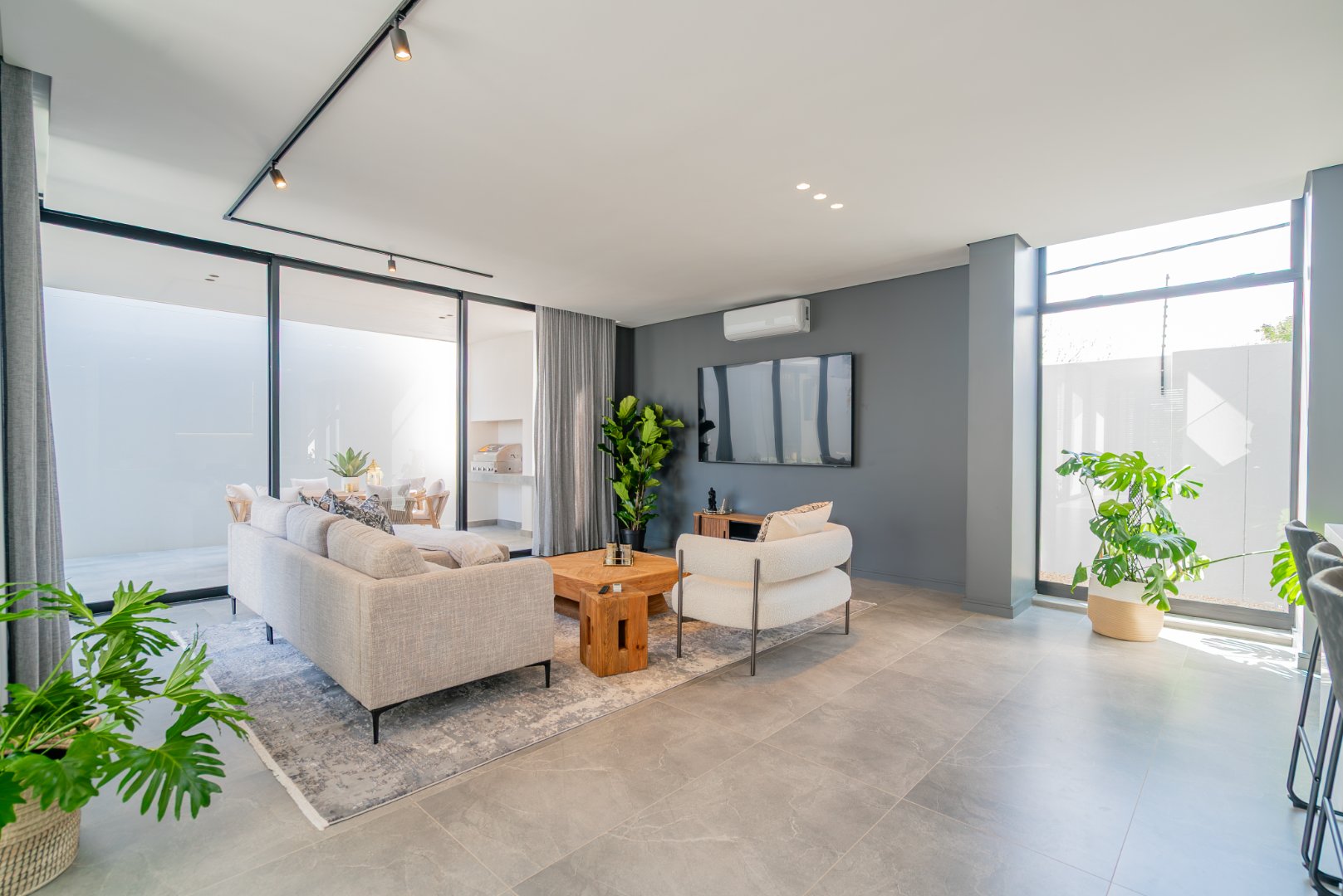 Off-Plan Freehold Luxury in a 24-Hour Boomed Atholl Enclave: Four Final Stands, 12-Month Build
