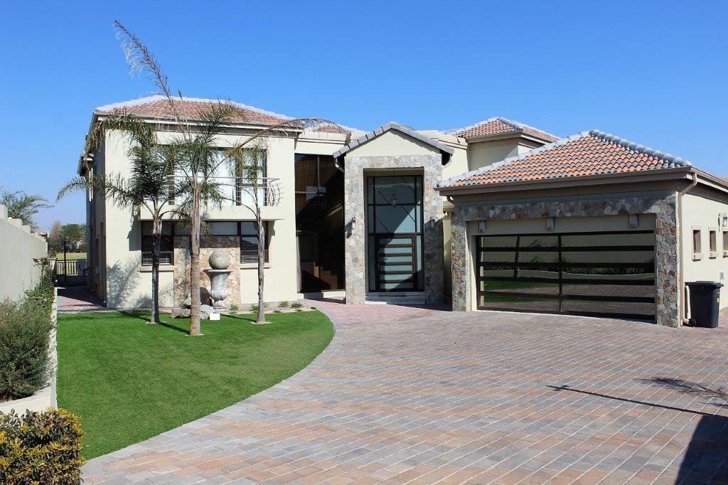 cad centurion house Golf Property Valley For Centurion,   Houses Estate Blue