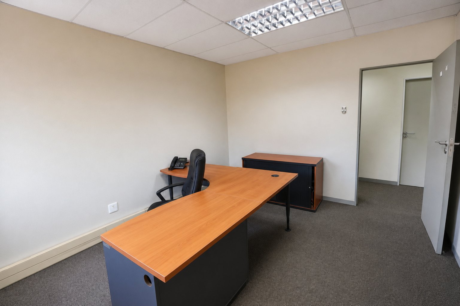 919 m² First Floor Office To Let at 26 Wellington Road | Parktown | Premium Large-Format Workspace photo 7