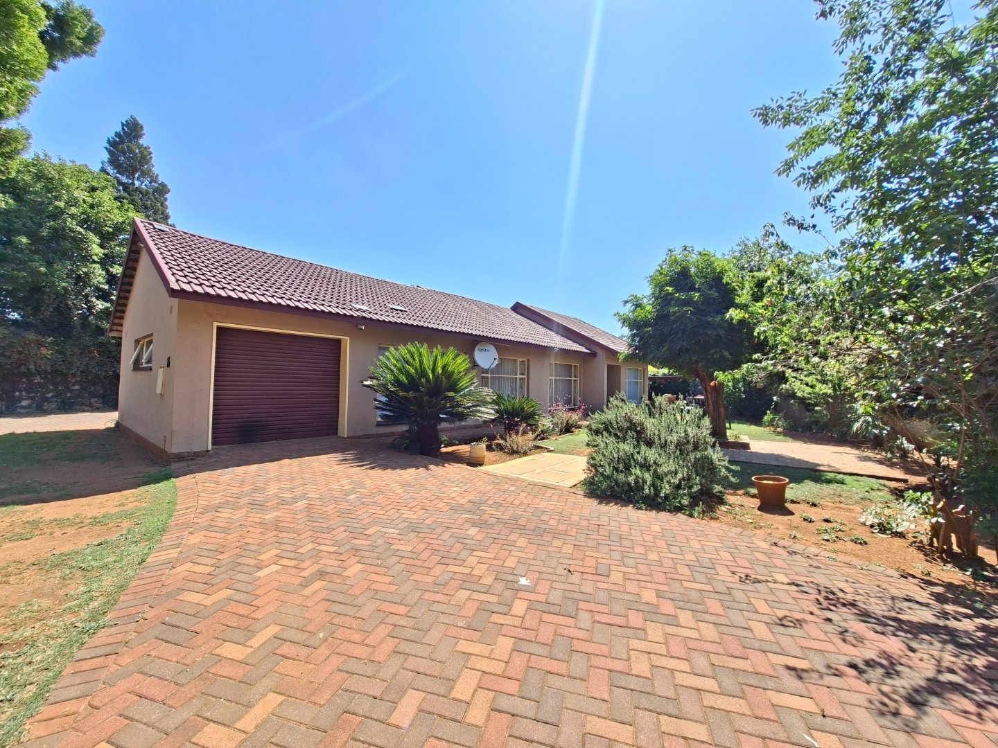 Spacious 3-Bedroom Family Home to Rent