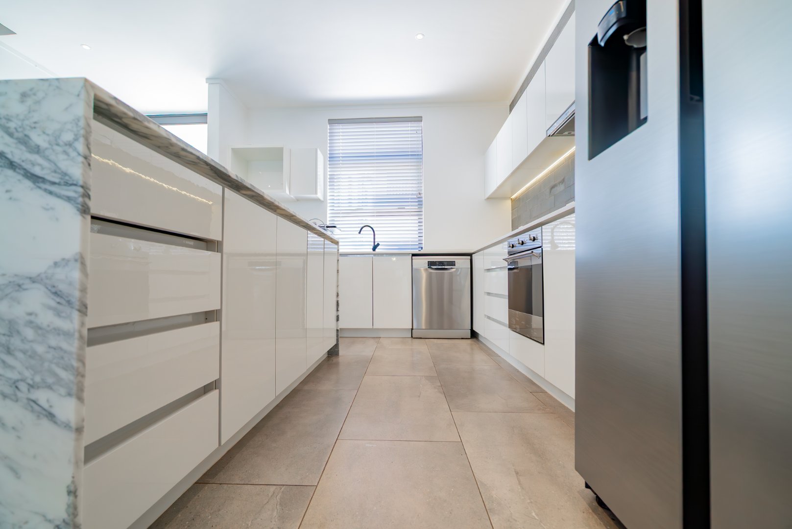 Modern 3 Bed Hyde Park Townhouse with Solar, PJ Lounge & Double Garage