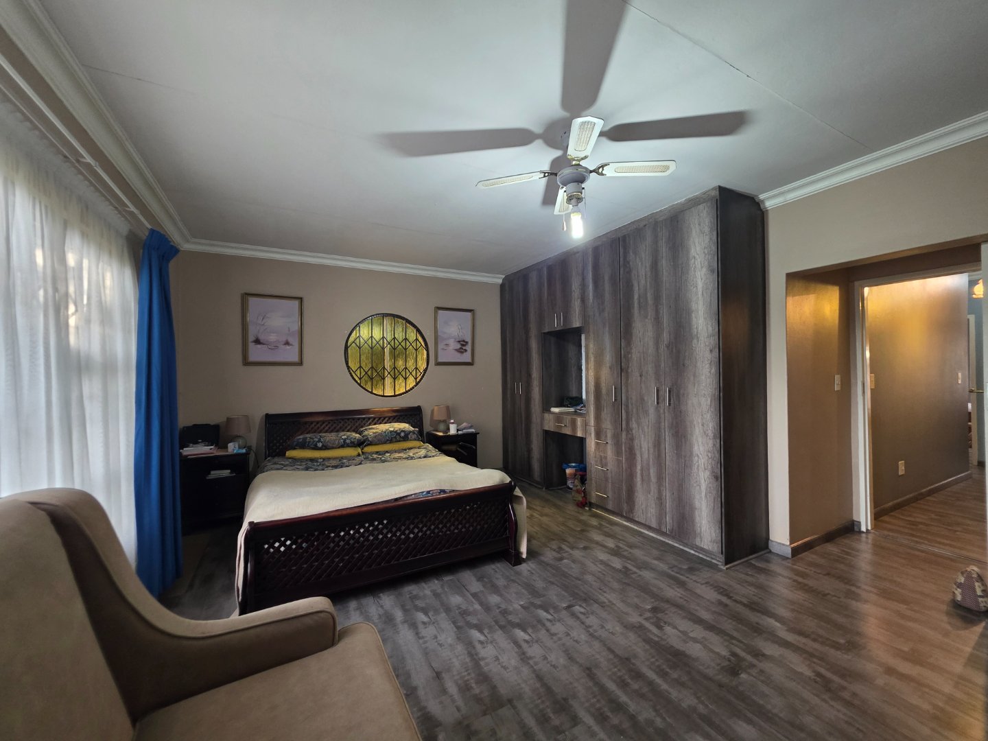 MAIN BEDROOM