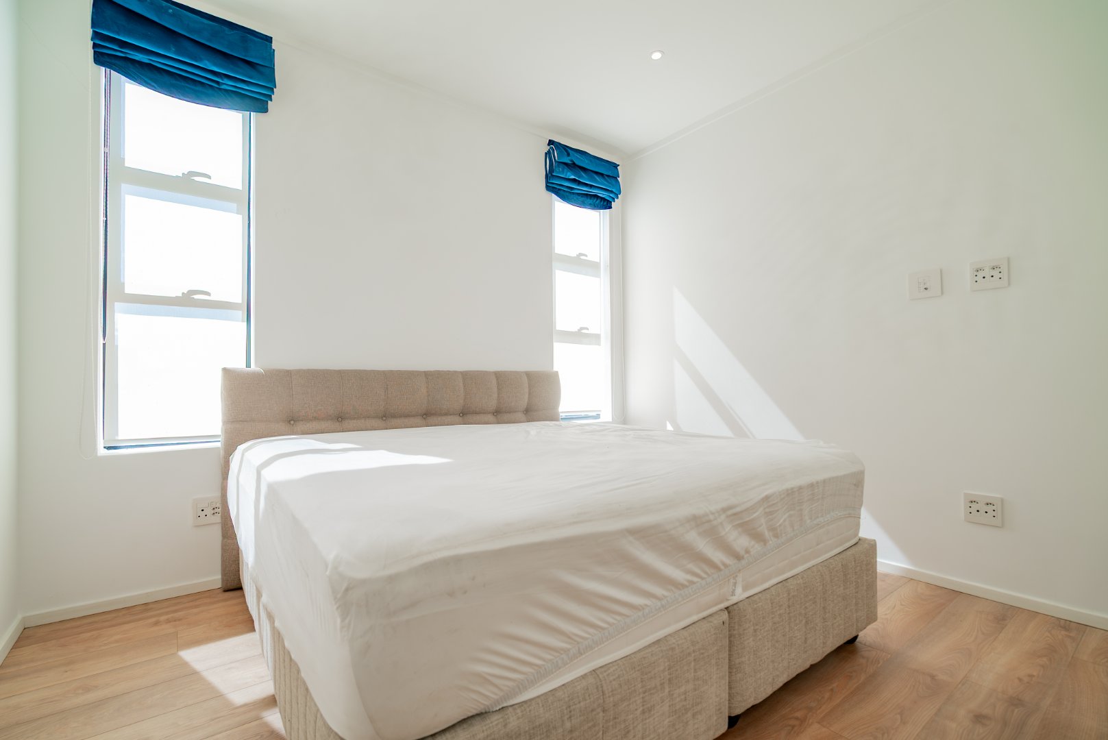 Modern 3 Bed Hyde Park Townhouse with Solar, PJ Lounge & Double Garage