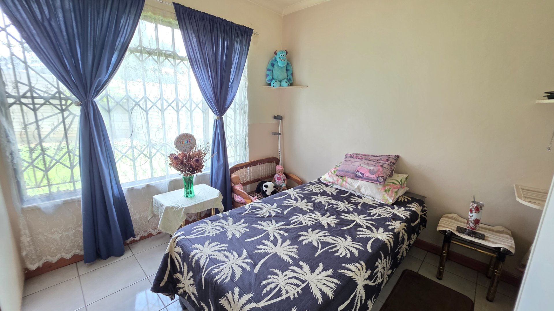 BEDROOM 2