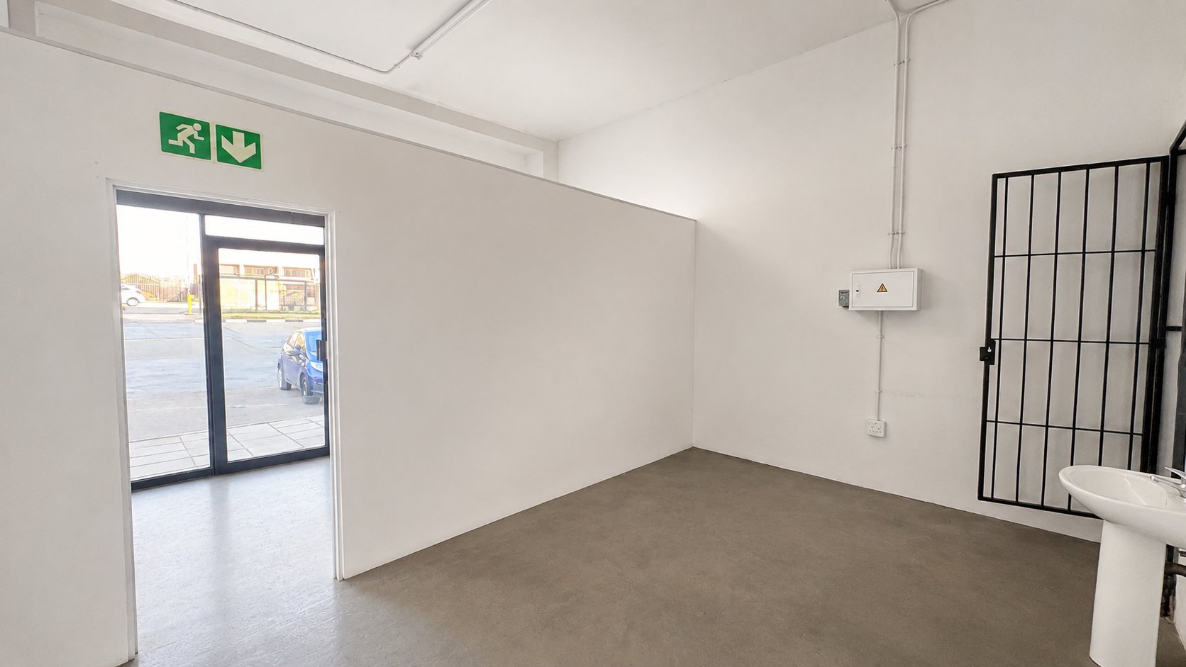 33 m² Ground-Floor Retail Shop To Let at 1 on First | Shop 15, Dunvegan photo 12