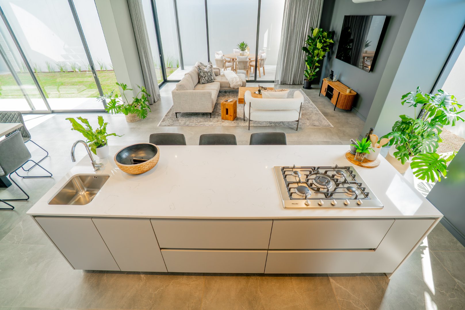 Off-Plan Freehold Luxury in a 24-Hour Boomed Atholl Enclave: Four Final Stands, 12-Month Build