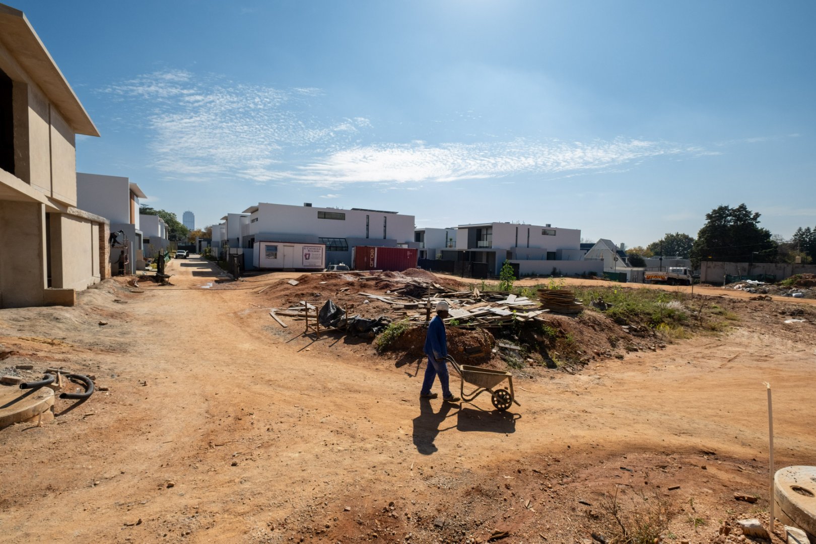 Luxury Cluster in Exclusive Boomed Road