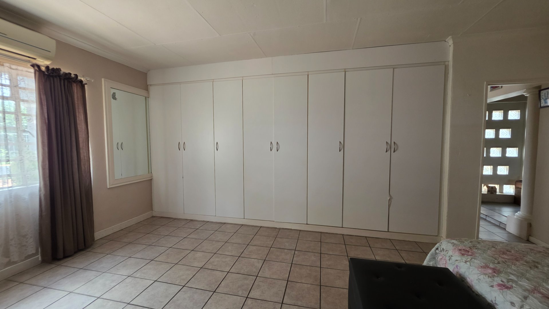 CUPBOARDS IN MAIN BEDROOM